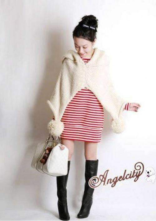 Big Pompon Poncho (Free size) (Available in Cream only)
